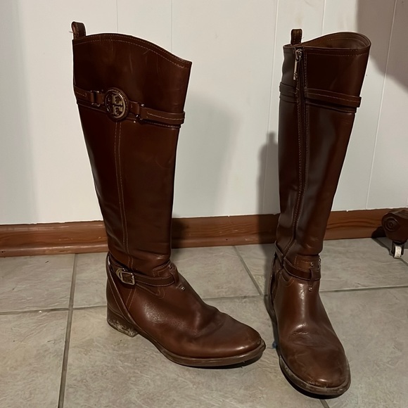 Tory Burch Shoes - TORY BURCH Calista brown leather riding boots w/ gold tory logo accents size 8.5